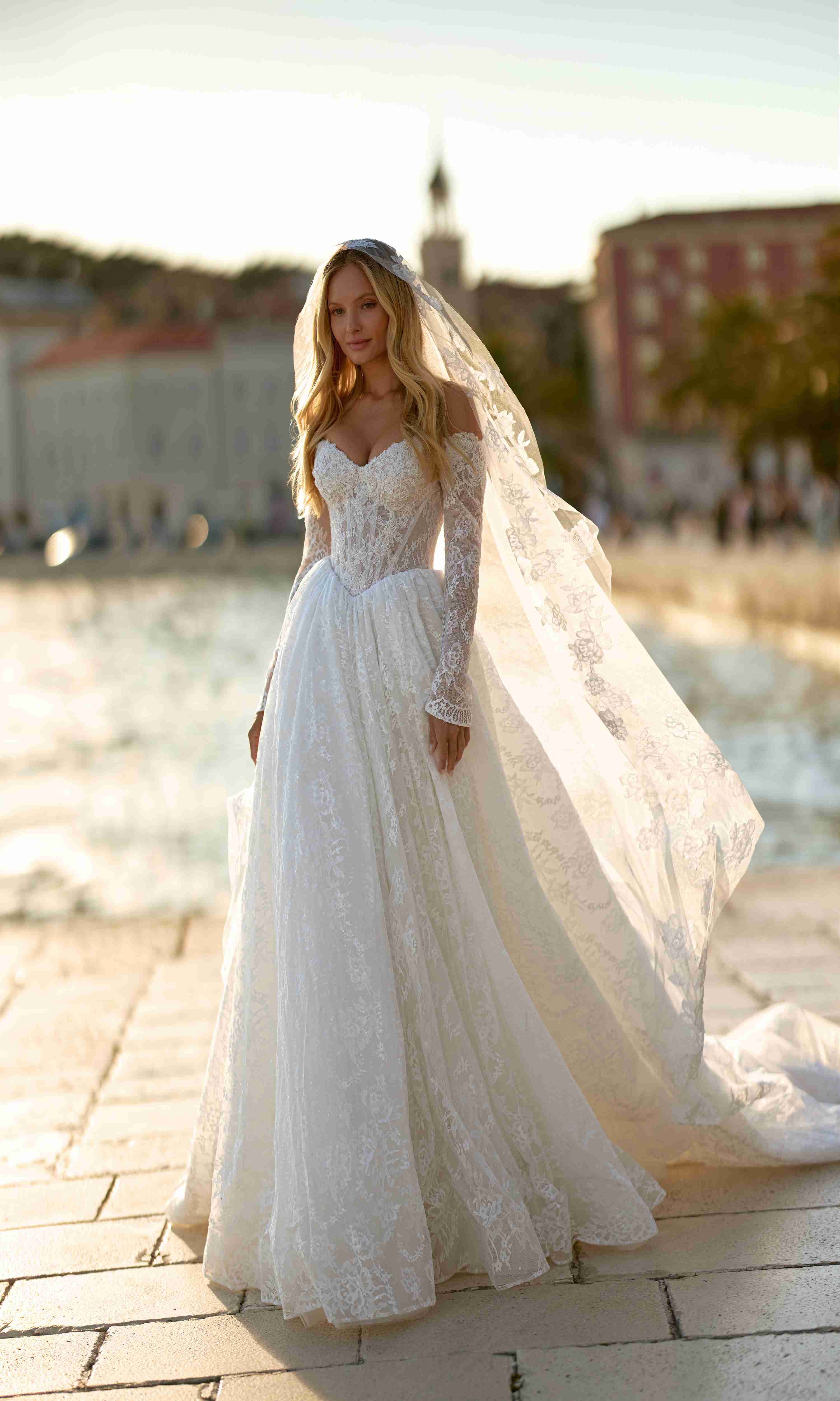 Lana Grace Bridal Scarlet